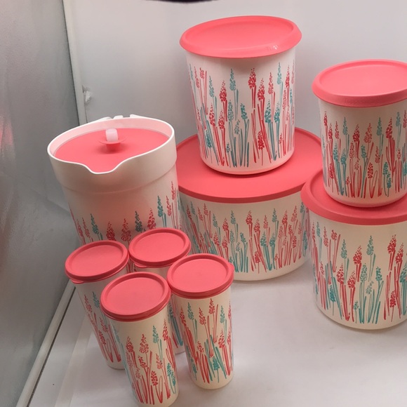 Tupperware  Set of 8  One touch Canister ,1 Jumbo  Jug & (4) Tumbler - Picture 3 of 16